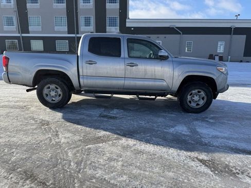 Certified 2022 Toyota Tacoma SR image 11