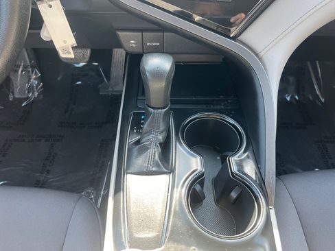 Used 2019 Toyota Camry LE FWD image 19