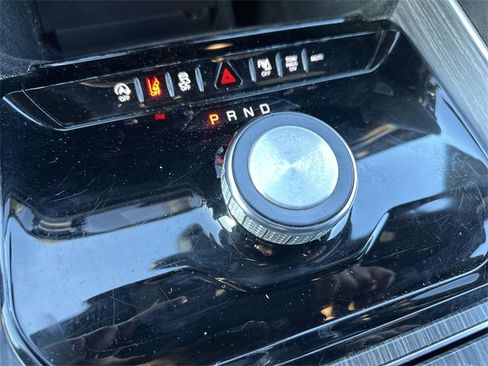 Used 2024 Jeep Wagoneer Series II w/ Flexible Seating Group image 21