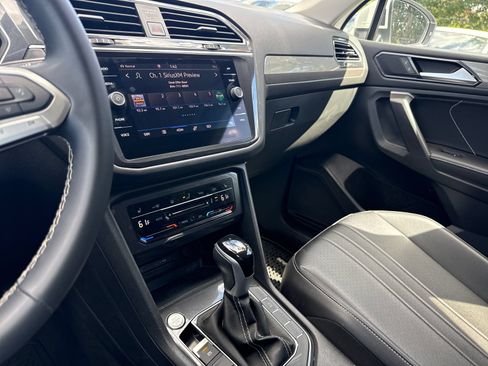 Certified 2024 Volkswagen Tiguan SE AWD/4WD image 18