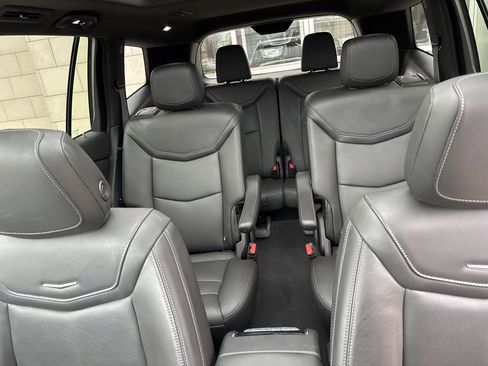 Used 2025 Cadillac XT6 Premium Luxury image 32