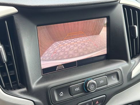 Used 2024 GMC Terrain SLE FWD image 8