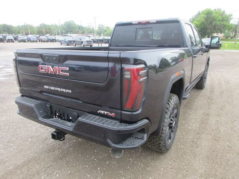 New 2026 GMC Sierra 2500 AT4 w/ AT4 Premium Plus Package AWD/4WD image 5