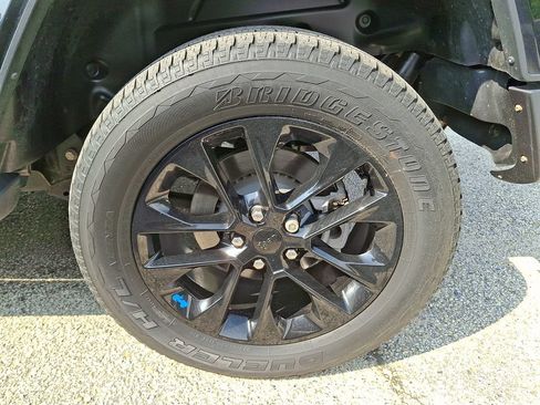 Used 2023 Jeep Wrangler Unlimited Sahara AWD/4WD image 8