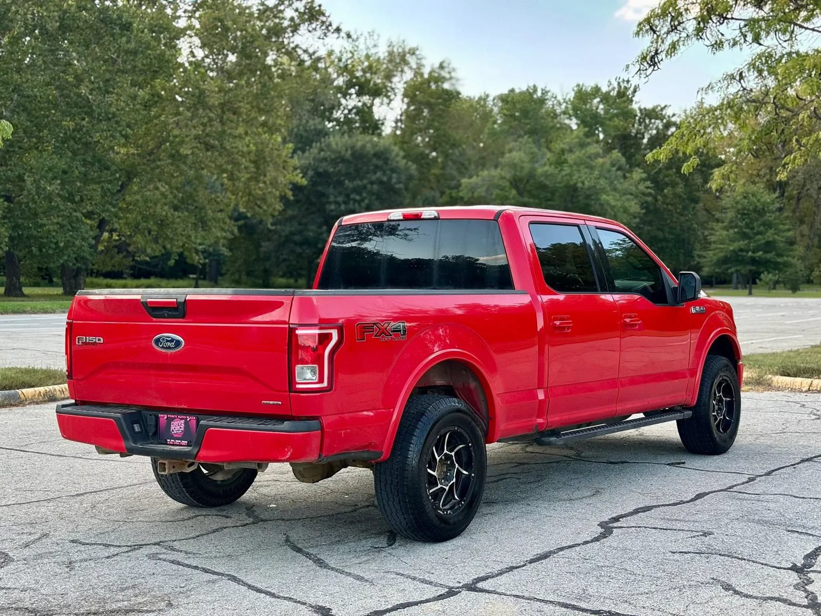 Used 2016 Ford F150 XLT w/ Equipment Group 301A Mid AWD/4WD image 5