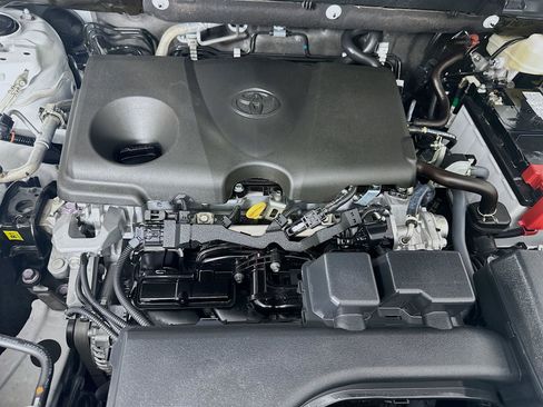 Used 2025 Toyota RAV4 LE AWD/4WD image 32