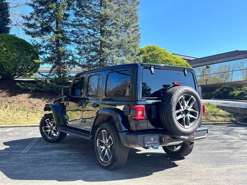 Used 2024 Jeep Wrangler Unlimited w/ Convenience Group image 5