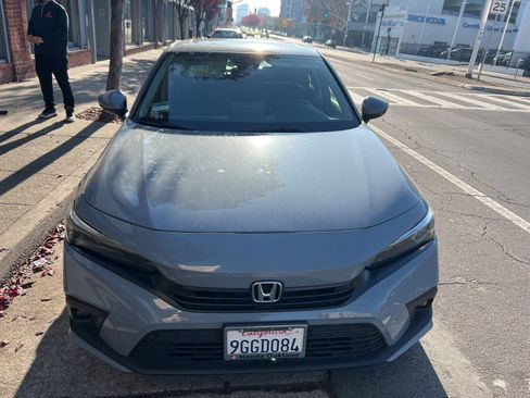 Used 2023 Honda Civic Touring image 1