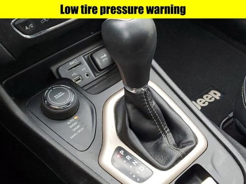 Used 2017 Jeep Cherokee Limited w/ Trailer Tow Group image 28