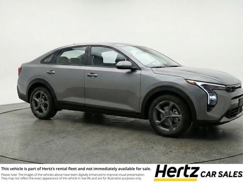 Used 2025 Kia K4 LXS image 1