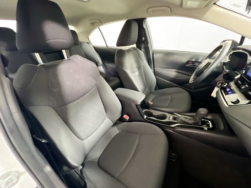 Used 2022 Toyota Corolla LE image 30