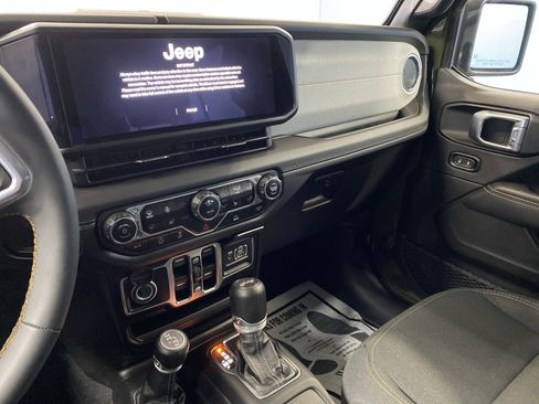 Certified 2024 Jeep Wrangler Sahara image 13