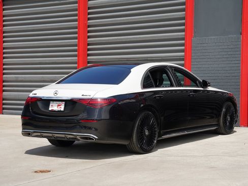 Used 2024 Mercedes-Benz S 580 4MATIC Sedan w/ AMG Line image 10