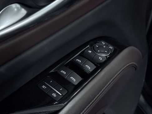 Used 2022 Cadillac Escalade ESV Sport Platinum AWD/4WD image 19