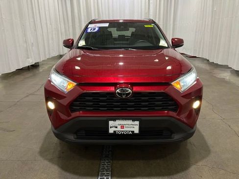 Certified 2019 Toyota RAV4 XLE w/ Convenience Package image 9