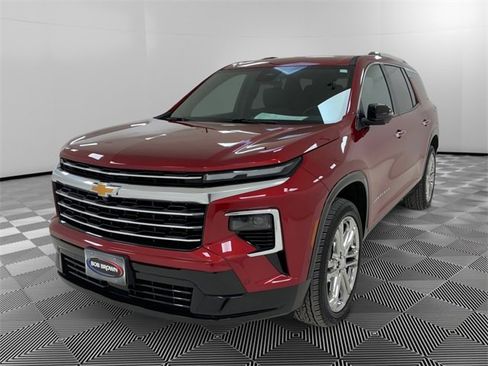 Used 2025 Chevrolet Traverse High Country image 7