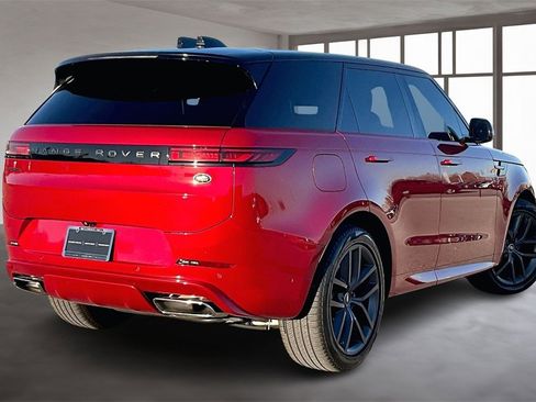 Used 2023 Land Rover Range Rover Sport SE Dynamic image 2