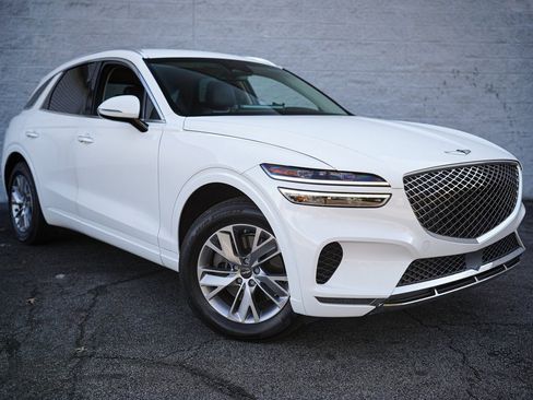 Used 2023 Genesis GV70 2.5T Select image 9