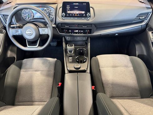 Used 2023 Nissan Rogue SV AWD/4WD image 25