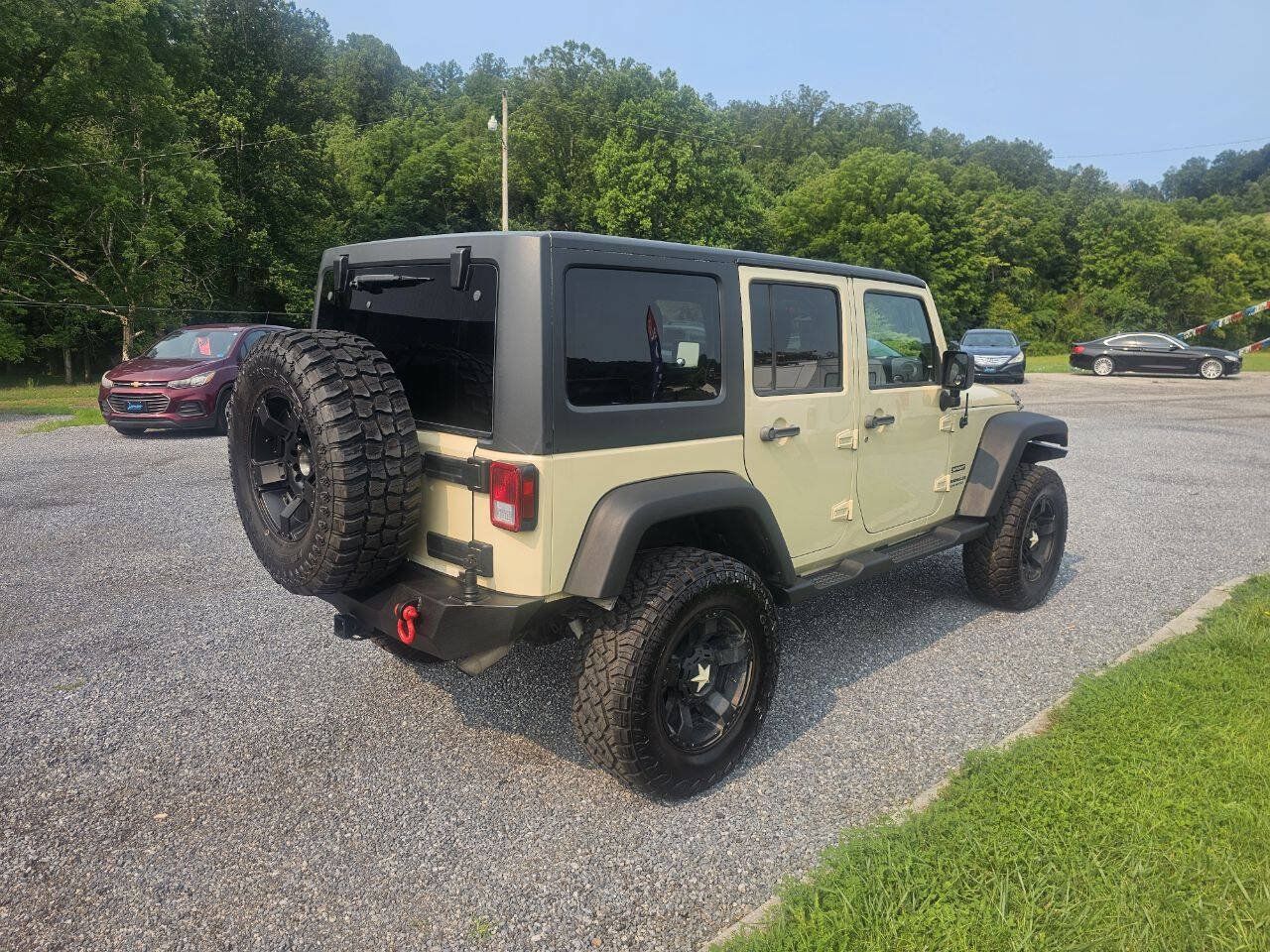 Used 2012 Jeep Wrangler Unlimited Sport AWD/4WD image 5