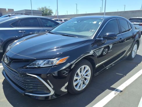 Used 2023 Toyota Camry LE FWD image 2