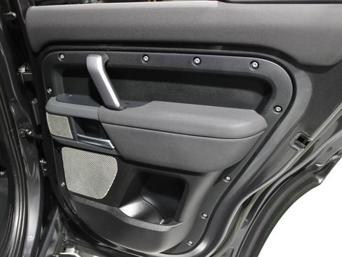 Used 2023 Land Rover Defender 130 X-Dynamic SE AWD/4WD image 26