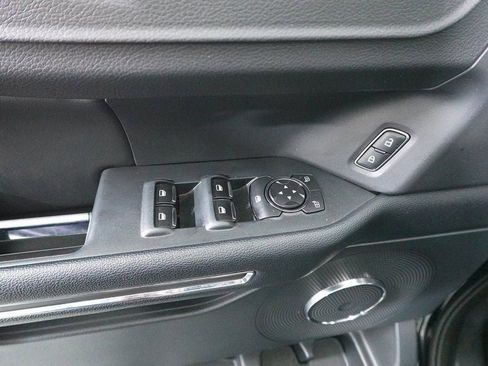 Used 2022 Ford Expedition XLT image 11