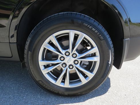 Certified 2022 Cadillac XT5 Premium Luxury w/ LPO, Floor Liner Package image 9