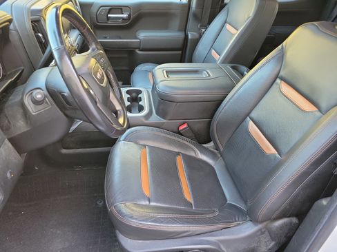 Used 2022 GMC Sierra 1500 AT4 w/ AT4 Premium Package image 9