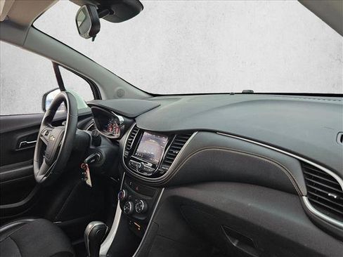 Used 2021 Chevrolet Trax LT image 21