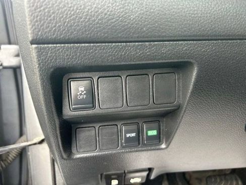 Used 2017 Nissan Rogue S FWD image 19