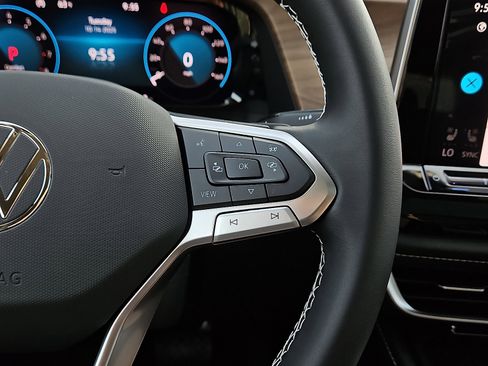 New 2026 Volkswagen Atlas SE image 19