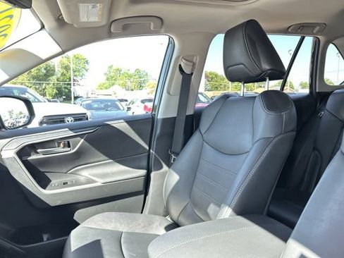 Used 2021 Toyota RAV4 XLE Premium AWD/4WD image 36