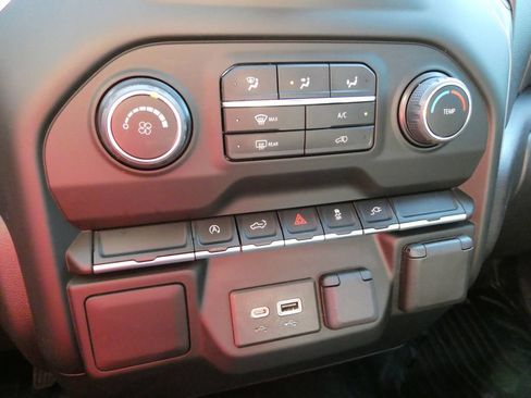 Certified 2022 Chevrolet Silverado 1500 W/T w/ WT Value Package AWD/4WD image 26
