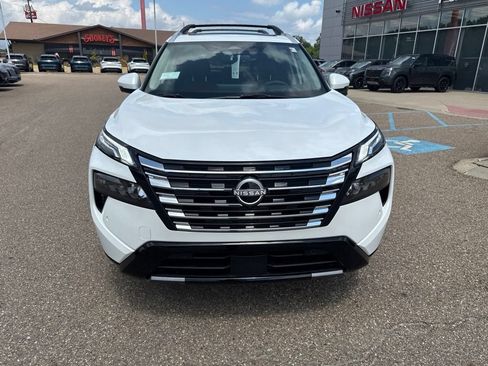 New 2026 Nissan Rogue Platinum w/ Platinum Premium Package AWD/4WD image 2
