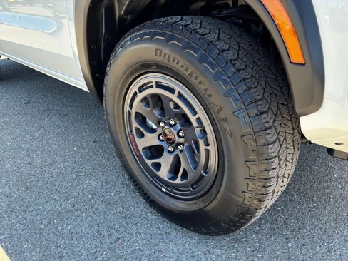 Used 2026 Nissan Frontier PRO-4X AWD/4WD image 27