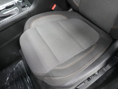 Used 2020 Chevrolet Traverse LT FWD image 12
