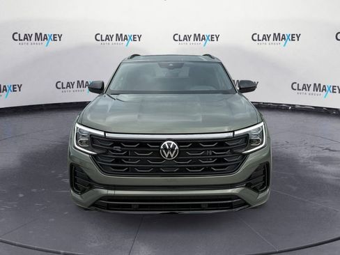 Used 2026 Volkswagen Atlas Cross Sport SEL R-Line AWD/4WD image 8