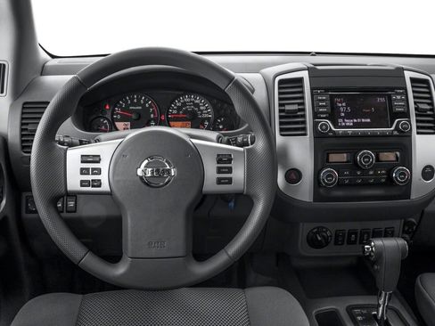 Used 2017 Nissan Frontier SV w/ SV Value Truck Package AWD/4WD image 4