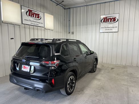 Used 2025 Subaru Forester Premium AWD/4WD image 41