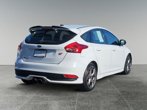 Used 2018 Ford Focus ST FWD image 7