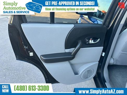 Used 2005 Saturn Vue 2WD V6 w/ Safe & Sound Pkg image 21