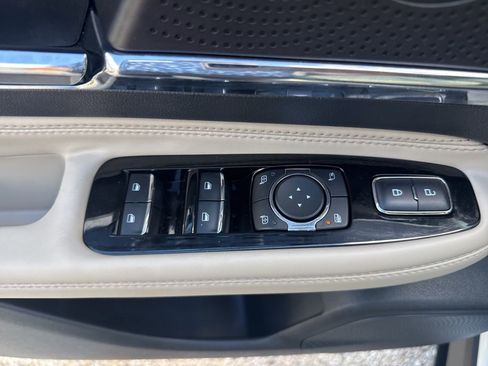 Used 2025 Lincoln Corsair Reserve w/ Jet Appearance Package image 9