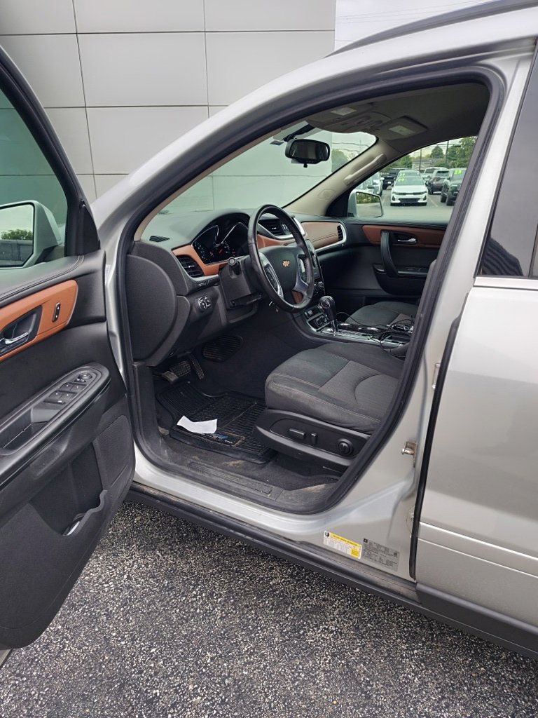 Used 2015 Chevrolet Traverse LT AWD/4WD image 13
