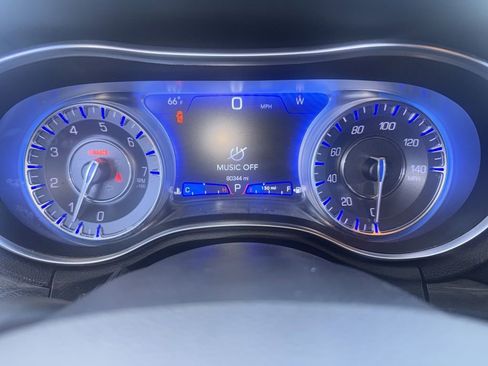 Used 2019 Chrysler 300 Touring w/ Sport Appearance Package image 2