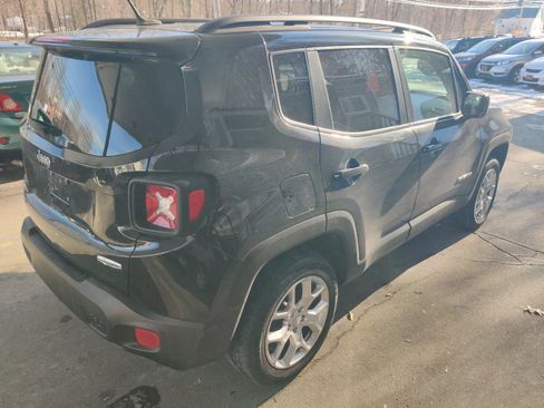 Used 2017 Jeep Renegade Latitude w/ Cold Weather Group image 6