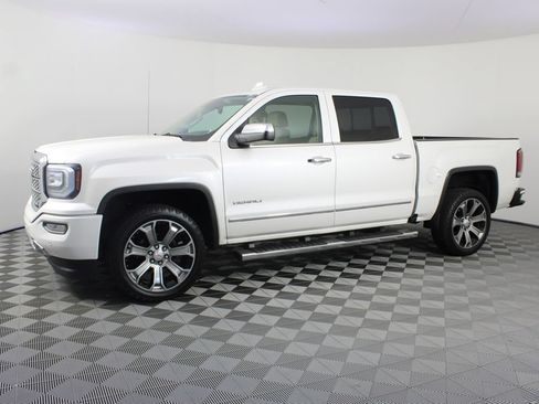 Used 2018 GMC Sierra 1500 Denali AWD/4WD image 2