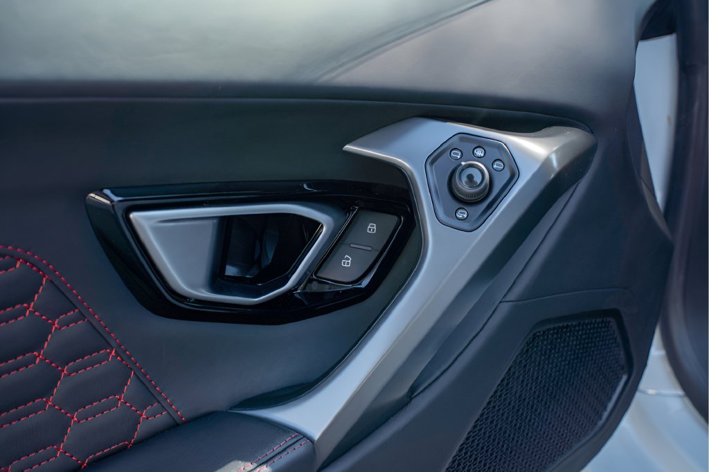 Used 2019 Lamborghini Huracan LP 580-2 RWD image 11