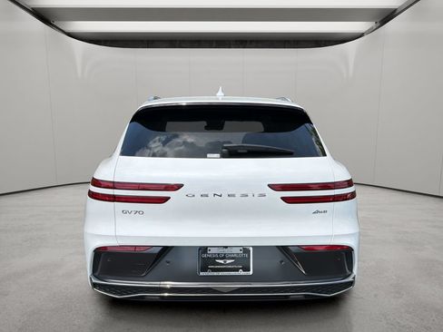 Certified 2026 Genesis GV70 2.5T AWD/4WD image 4