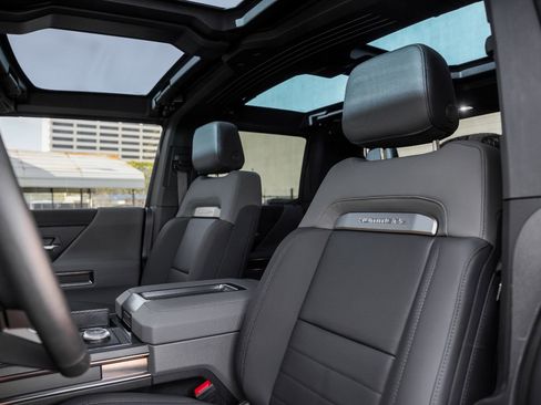 Used 2024 GMC Hummer EV 3X w/ Extreme Off-Road Package image 46